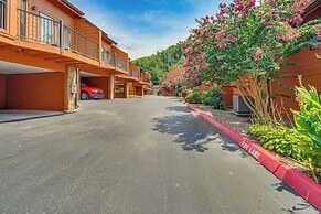 Gatlinburg Mountain Townhome w/ Pool Access!