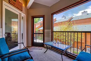 Gatlinburg Mountain Townhome w/ Pool Access!