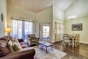 Gatlinburg Mountain Townhome w/ Pool Access!