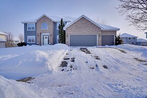 Cozy Eden Prairie Home < 21 Mi to Twin Cities