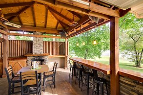 Troutfest: Anglers Retreat on White River w/ Deck