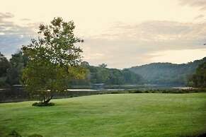 Troutfest: Anglers Retreat on White River w/ Deck