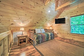 Rustic Chic Gatlinburg Cabin w/ Hot Tub!