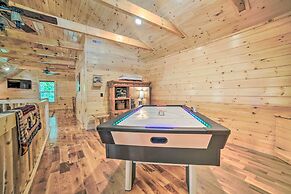 Rustic Chic Gatlinburg Cabin w/ Hot Tub!