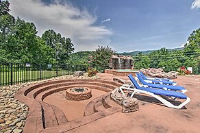 Rustic Chic Gatlinburg Cabin w/ Hot Tub!