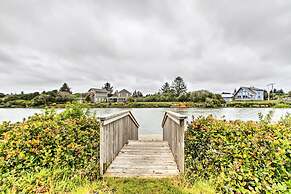 Ocean Shores House w/ Hot Tub - Walk to Beach