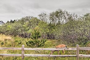 Ocean Shores House w/ Hot Tub - Walk to Beach