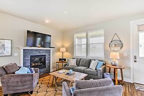 Ocean Shores House w/ Hot Tub - Walk to Beach