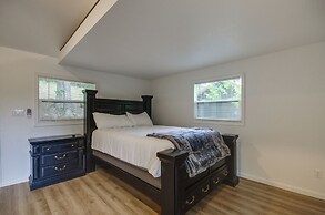Waterfront Escape: Ozarks Home + Guest House!