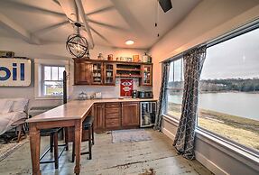 Lakefront Studio Guest Home on Hermann Wine Trail!