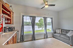 Lakefront Studio Guest Home on Hermann Wine Trail!