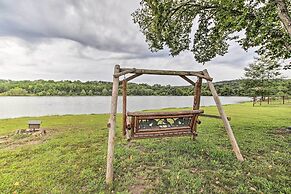 Lakefront Studio Guest Home on Hermann Wine Trail!
