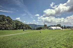 Wintergreen Home w/ Deck - Near Skiing & Hiking!