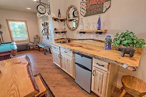 Spacious 'eagle's View' Luxury Cabin w/ Views