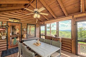 Spacious 'eagle's View' Luxury Cabin w/ Views