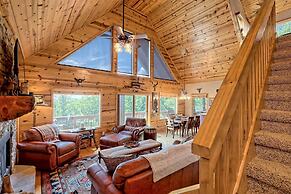 Spacious 'eagle's View' Luxury Cabin w/ Views