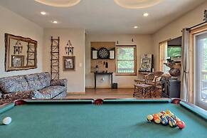 Spacious 'eagle's View' Luxury Cabin w/ Views