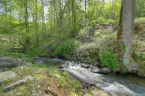 15 Mins to Polar Express: Cabin w/ Hot Tub!