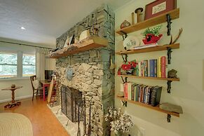 15 Mins to Polar Express: Cabin w/ Hot Tub!