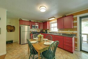 15 Mins to Polar Express: Cabin w/ Hot Tub!