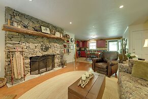 15 Mins to Polar Express: Cabin w/ Hot Tub!