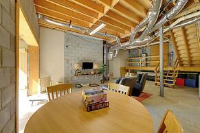 15 Mins to Polar Express: Cabin w/ Hot Tub!