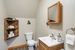 Family Cabin w/ Fire Pit - 25 Miles to Yellowstone