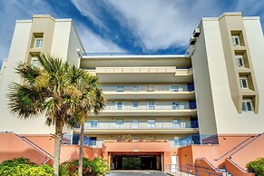 New Smyrna Beach Condo w/ Balcony & Pool Access