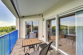 New Smyrna Beach Condo w/ Balcony & Pool Access