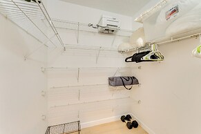 New Smyrna Beach Condo w/ Balcony & Pool Access