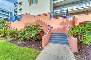 New Smyrna Beach Condo w/ Balcony & Pool Access