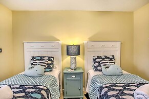 Spacious Beach Cottage w/ Private Dock Access