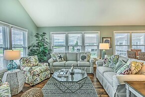 Spacious Beach Cottage w/ Private Dock Access