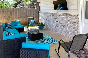 Modern OKC Retreat: Half-mile to Plaza District!