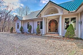 Expansive Murphy Retreat w/ Mountain Views!