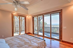 Expansive Murphy Retreat w/ Mountain Views!