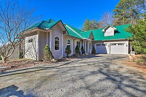 Expansive Murphy Retreat w/ Mountain Views!