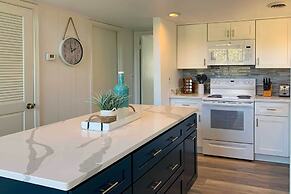 Kitty Hawk Coastal Escape w/ Updated Interior!