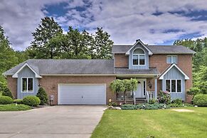Charming Lewiston Apt: 10 Miles to Niagara Falls!