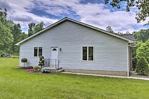 Charming Lewiston Apt: 10 Miles to Niagara Falls!