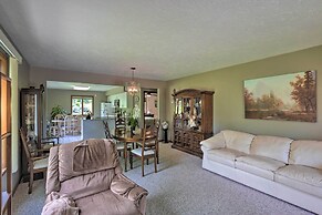 Charming Lewiston Apt: 10 Miles to Niagara Falls!