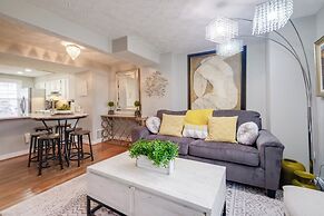 Quaint Arlington Vacation Rental w/ Patio!