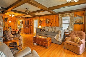 Cozy Cottage on Caroga Lake w/ Waterfront Fire Pit