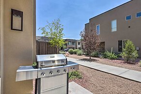 Luxury Downtown Moab Townhome w/ Pool Access!