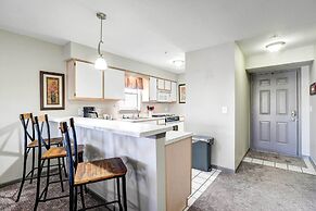 Beautiful Branson Condo w/ Golf + Pool Access!