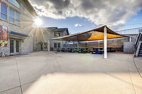 Beautiful Branson Condo w/ Golf + Pool Access!