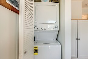 Quaint 'sur La Mer' Cottage w/ Deck, Fire Pit