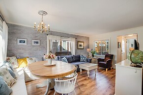 Quaint 'sur La Mer' Cottage w/ Deck, Fire Pit