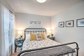 Quaint 'sur La Mer' Cottage w/ Deck, Fire Pit