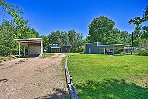 Charming Quitman Cabin < 2 Miles to Lake Fork